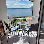 With Parking Space Pisak, Omis - 1009 Διαμέρισμα Pisak